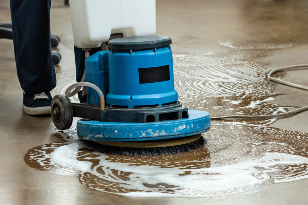 Professionele vloerreiniging als onderdeel van schoonmaak voor verkoop